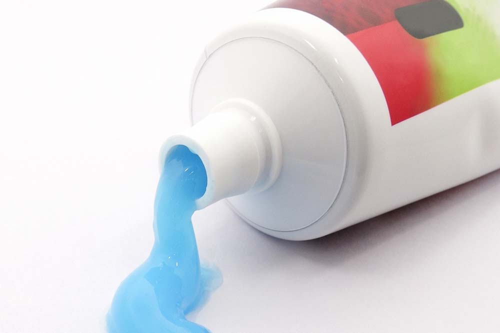 10 تا از بهترین خمیر دندان ها Important points in using toothpaste
