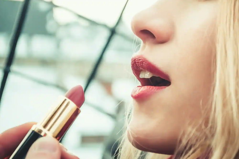 نکات مهم درباره استفاده از رژلب Important tips about using lipstick